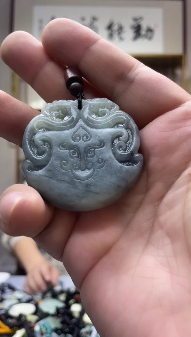 未镶嵌岫玉吊坠`