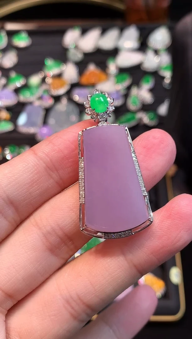 吊坠(赠链)18K金镶嵌翡翠紫罗兰无事牌吊坠