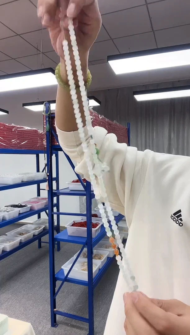 颈饰未镶嵌石英质玉精美设计款天山翠毛衣链