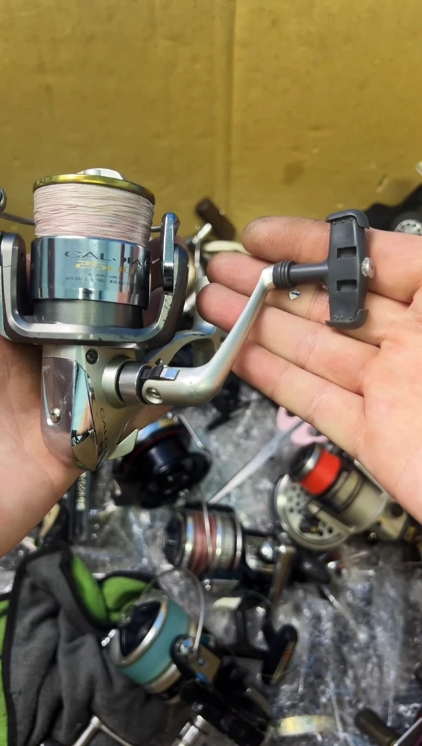 孺*牛微瑕钓鱼轮，直播间讲解为准，看清楚再拍，如有拆卸不退换