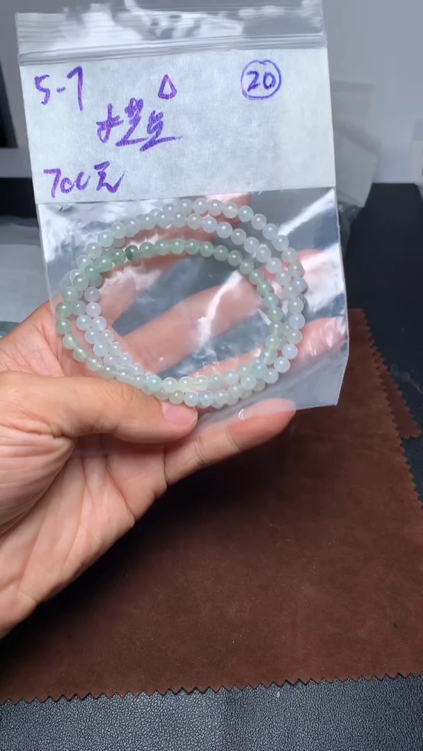 未镶嵌定制翡翠摸****?毛货需精细抛光拍一发一