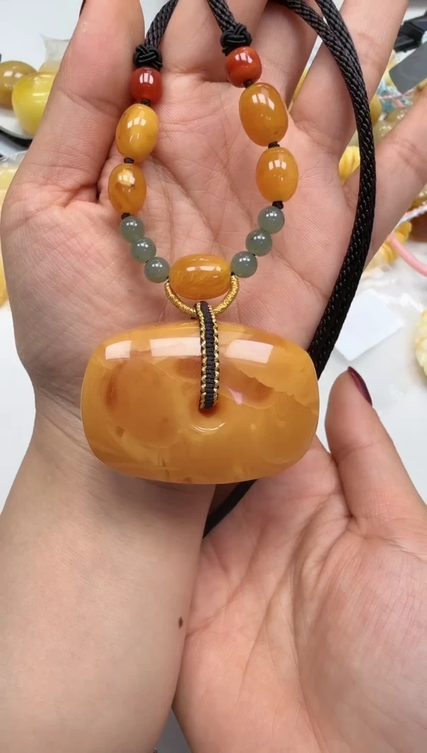 裸石琥珀未镶嵌如图