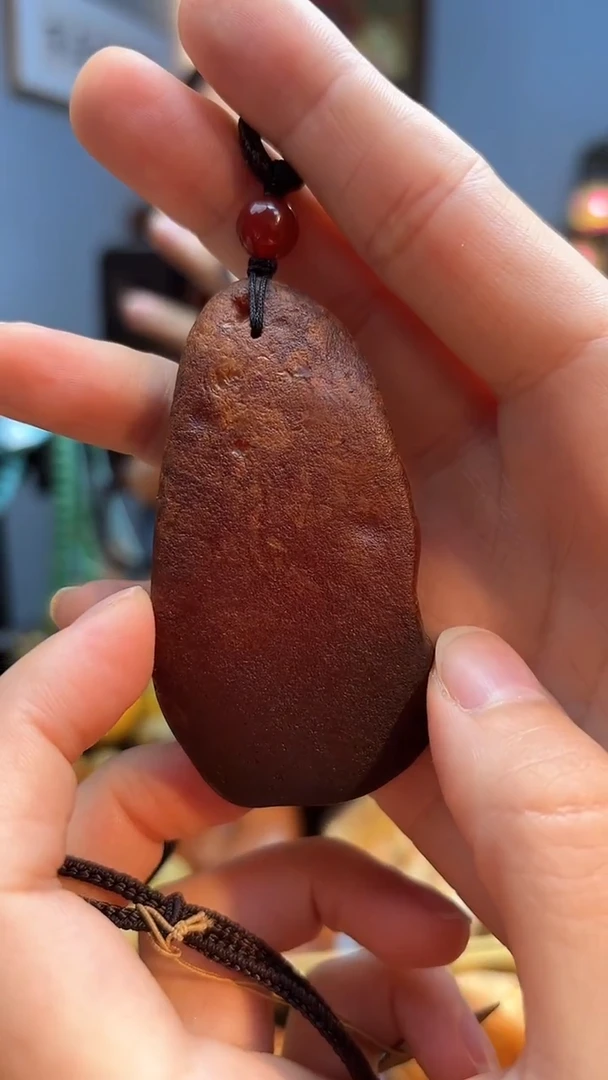 琥珀颈饰未镶嵌吊坠