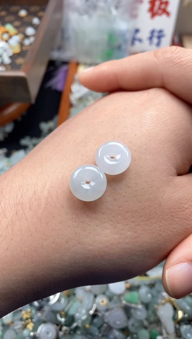 【闪购商品】翡翠颈饰未镶嵌哥哥