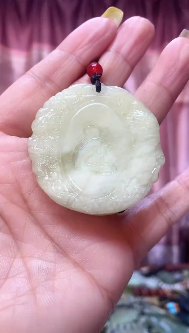 未镶嵌岫玉吊坠