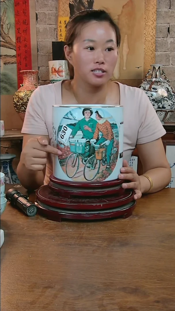 摆件景德镇高温手工笔筒