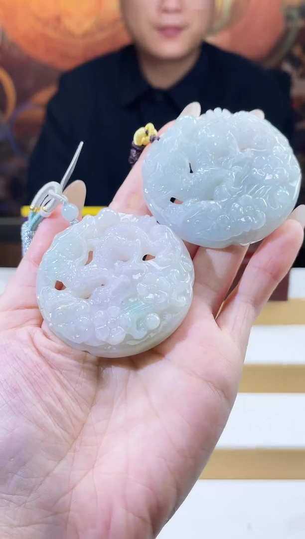 翡翠未镶嵌颈饰多样性发其一挂件