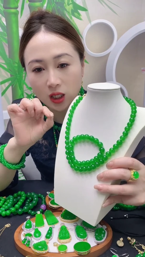 套链14K金镶嵌翡翠D06