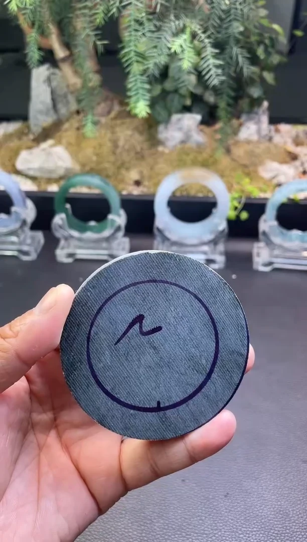 未镶嵌手镯定制翡翠手镯