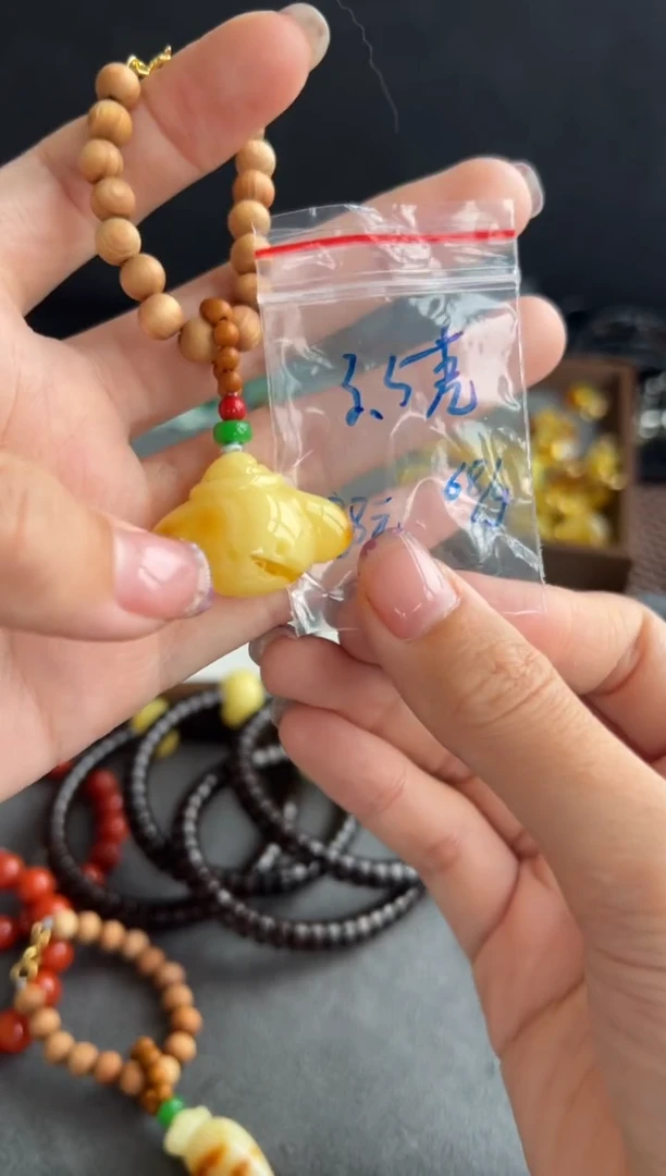 蜜蜡颈饰未镶嵌512买断