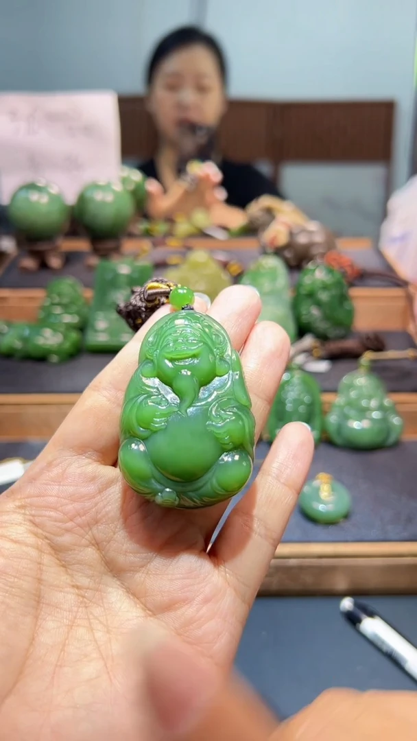 颈饰未镶嵌和田玉（碧玉）ঐ****?1
