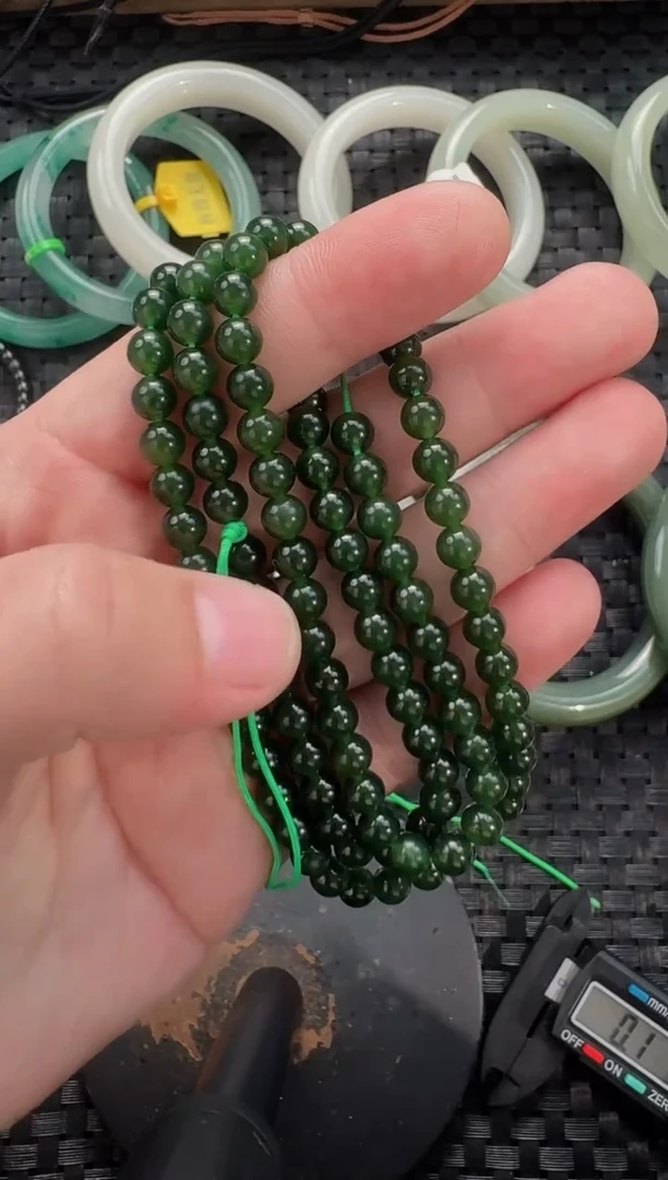 颈饰未镶嵌和田玉6mm碧玉108长链（带扣头）