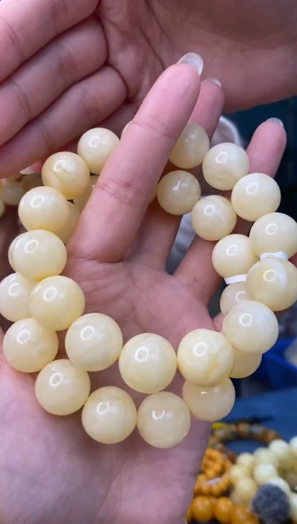 裸石琥珀未镶嵌1/3多样性发其一67