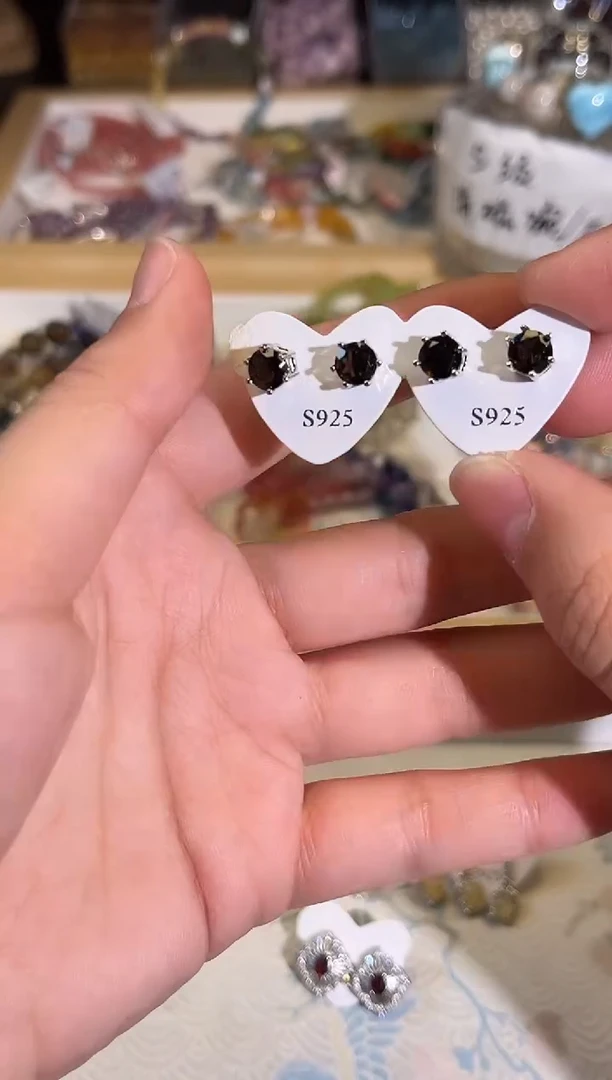 【闪购商品】水晶耳饰银S925镶嵌a117多样性发货一件