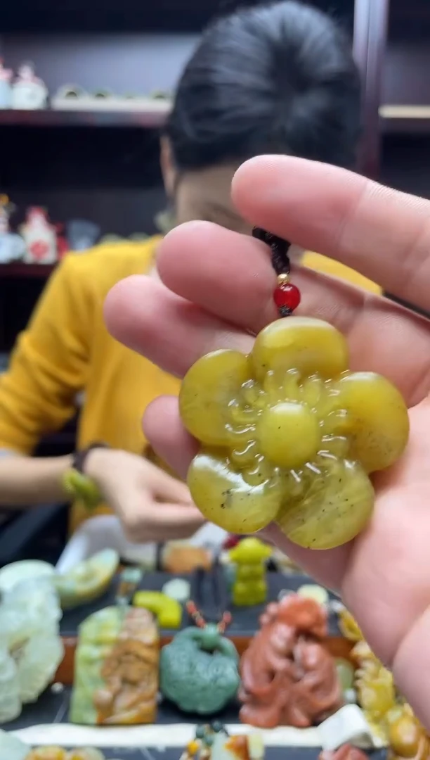 未镶嵌岫玉吊坠·