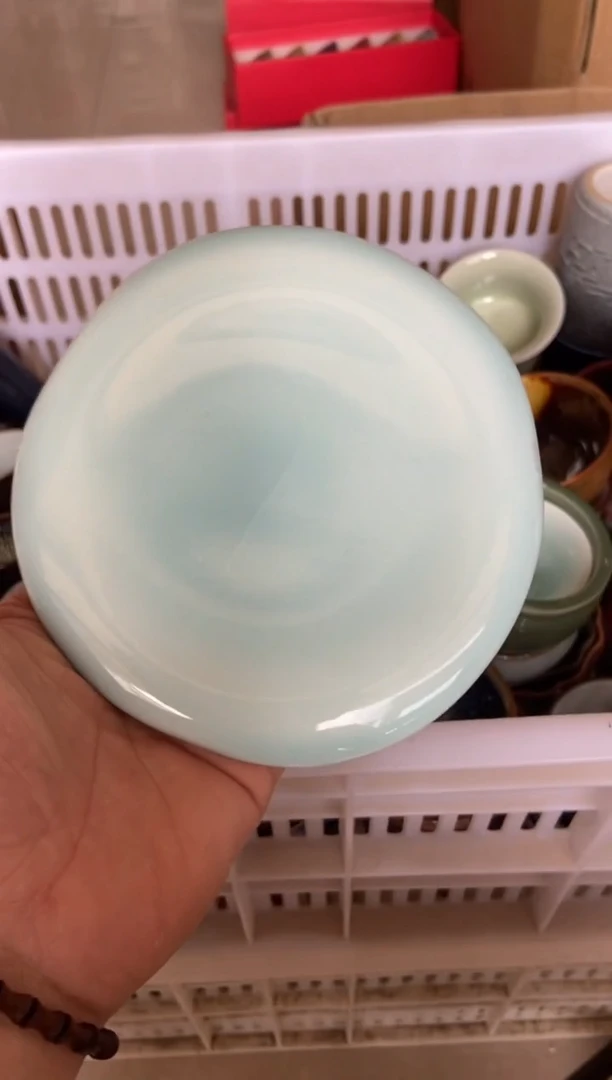 摄影的产品有使用过的痕迹有点脏介意勿拍