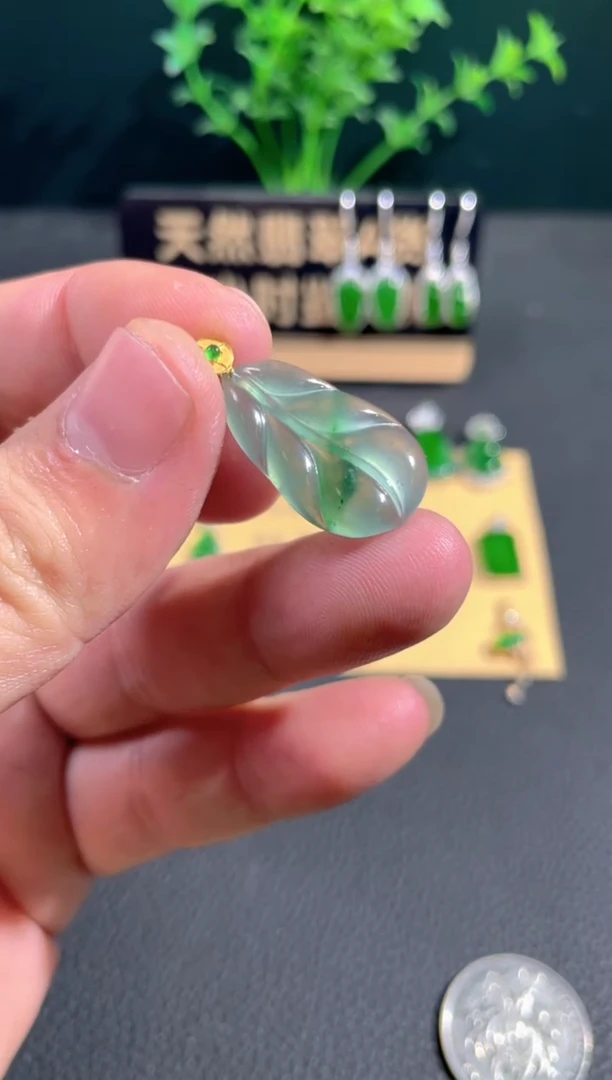 【闪购商品】翡翠颈饰18K金镶嵌翡翠