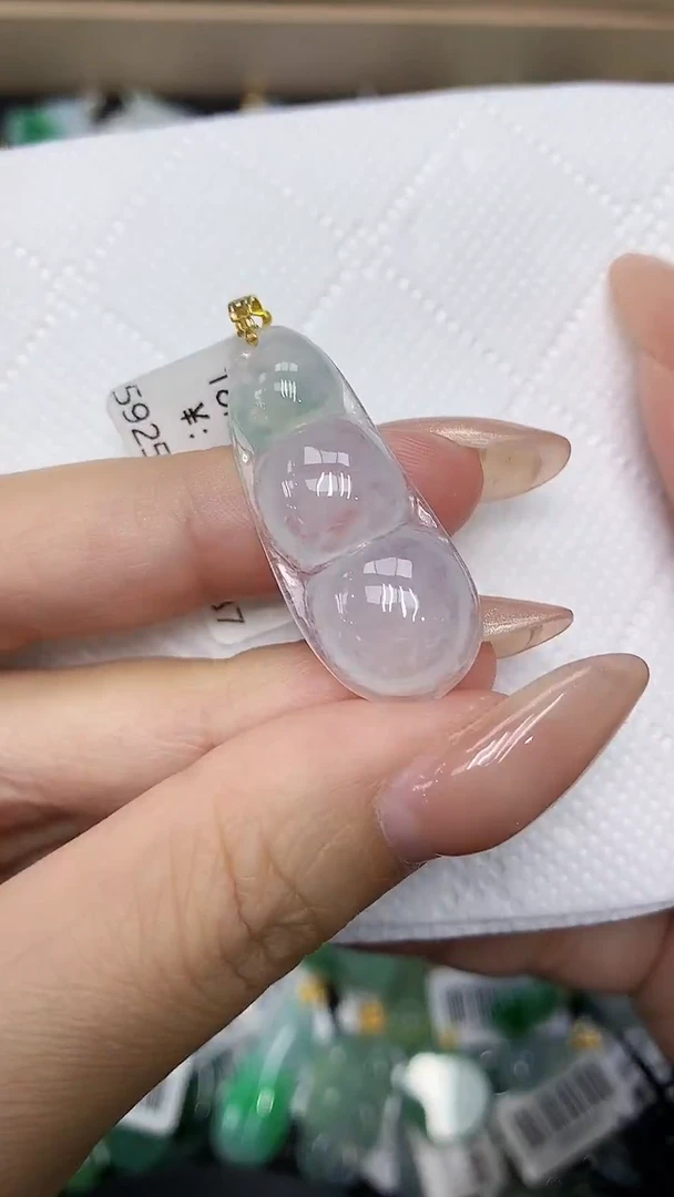 颈饰18K金镶嵌翡翠1111111111111