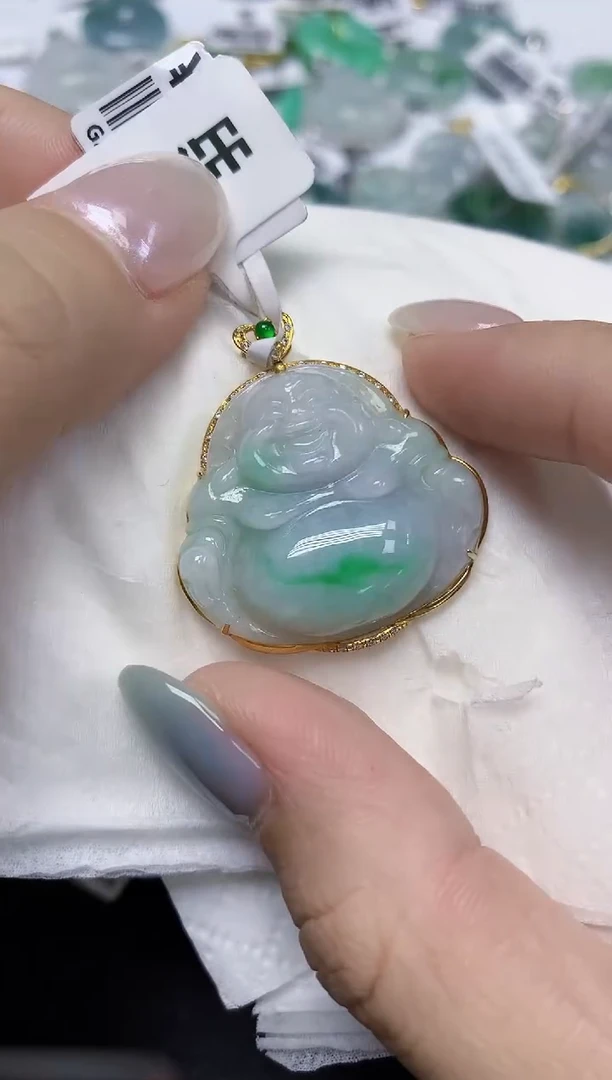 翡翠18K金镶嵌颈饰天然缅甸翡翠A货