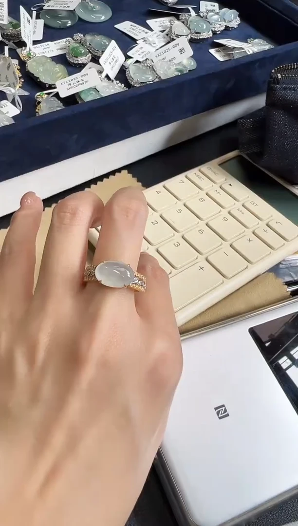 18K金镶嵌戒指翡翠KXZ1025-037