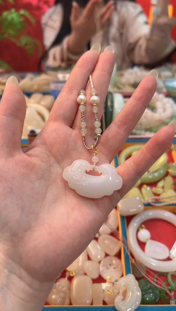 【闪购商品】和田玉吊坠未镶嵌白玉大号如意锁