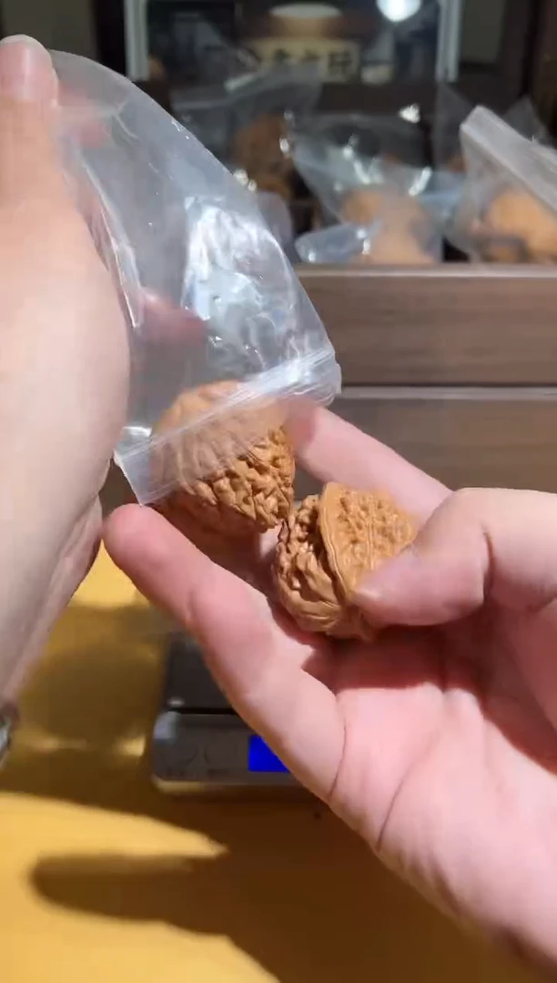 【闪购商品】文玩核桃把件莲花