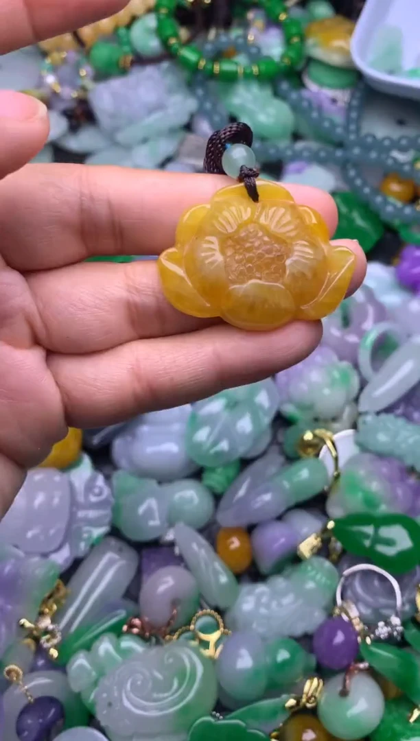 颈饰未镶嵌翡翠缅甸翡翠吊坠
