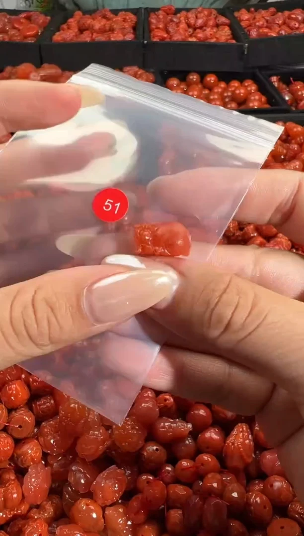 颈饰未镶嵌南红玛瑙1