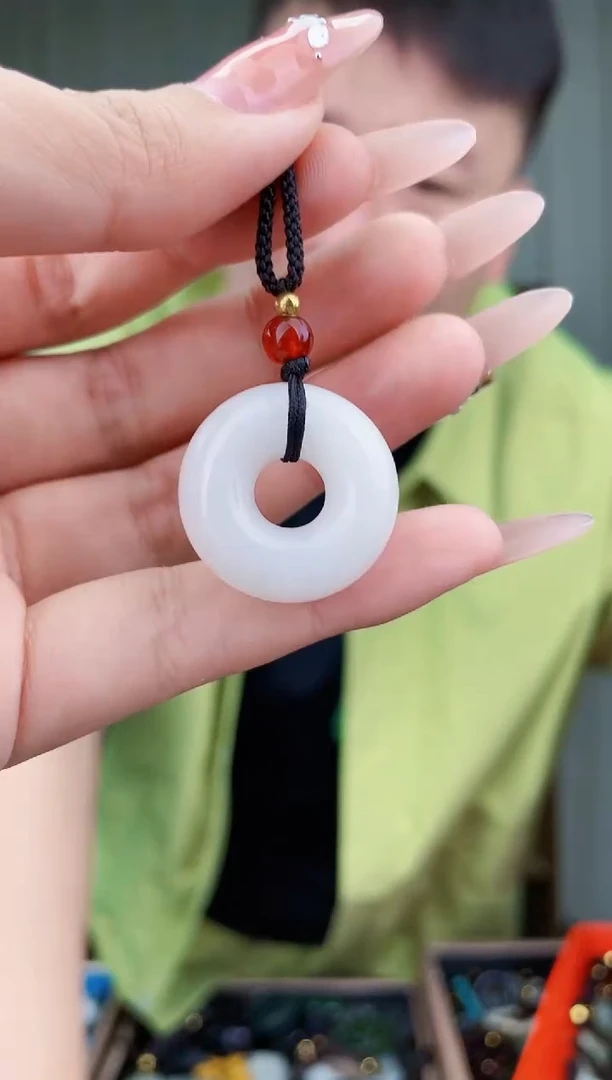 和田玉未镶嵌挂件拍一发一，多样性发货！