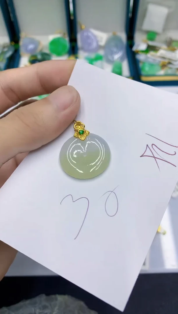 翡翠未镶嵌颈饰缅甸A货翡翠
