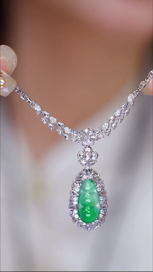 套链18K金镶嵌翡翠64