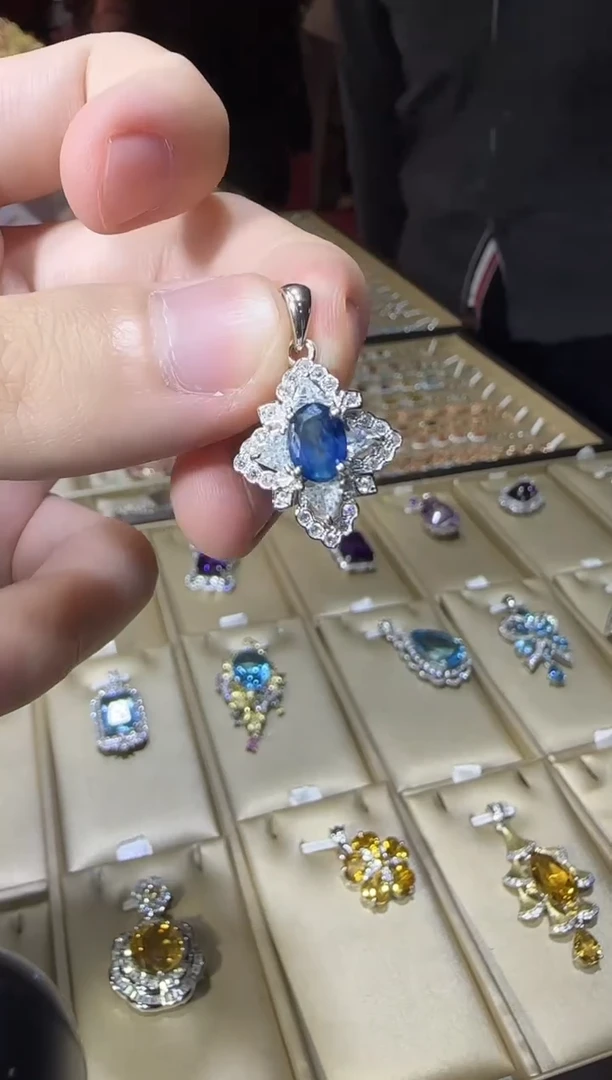 颈饰蓝宝石银S925镶嵌6*8mm皇家蓝