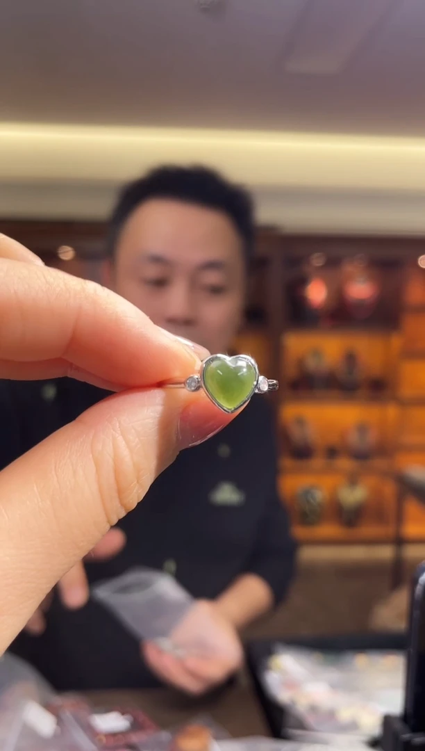 未镶嵌戒指和田玉（多样性发一件）