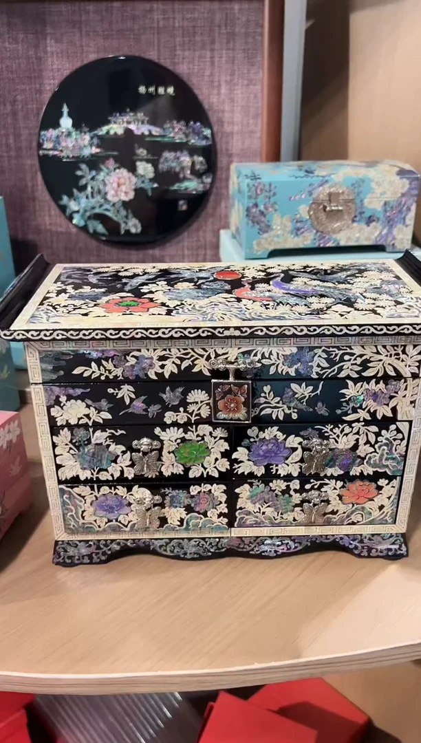 黑底白边·弘贝雅螺钿漆器文化馆
