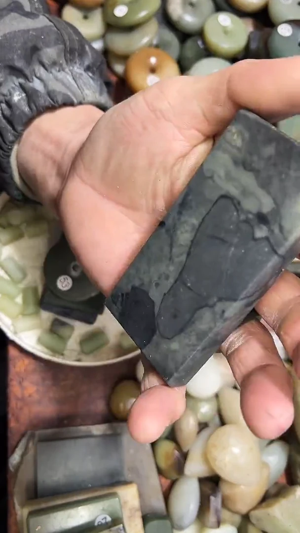 未镶嵌和田玉珠宝半成品1