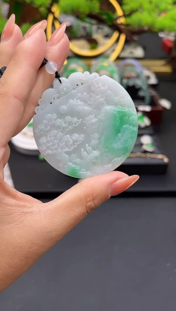 颈饰未镶嵌翡翠吊坠