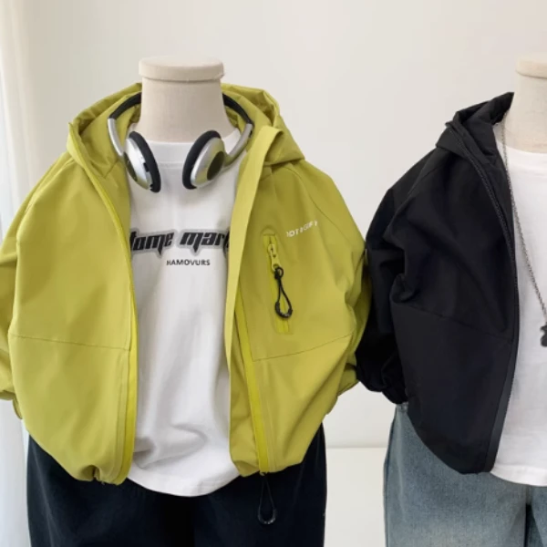 男童冲锋衣2025春秋新款儿童休闲宝宝连帽上衣小男孩帅气拉链衫潮