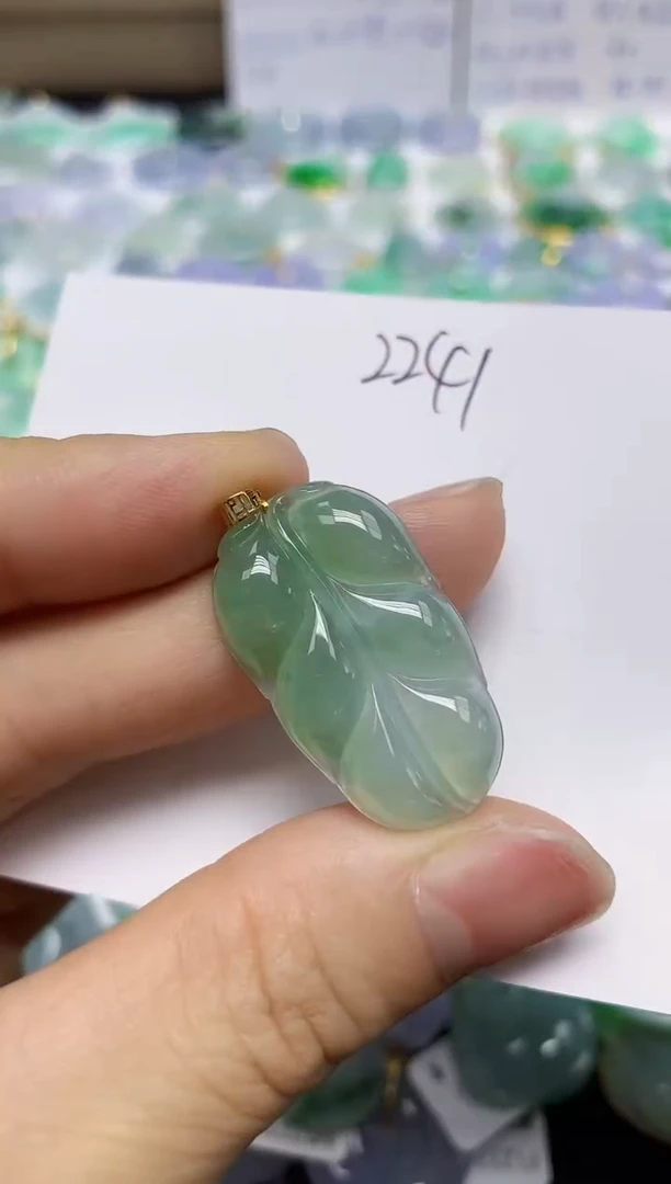 翡翠18K金镶嵌颈饰天然缅甸翡翠A货