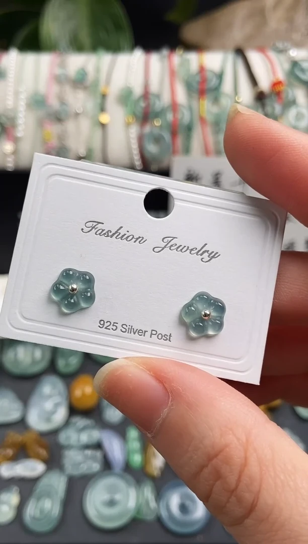 【闪购商品】翡翠吊坠(不含链)未镶嵌小花耳钉