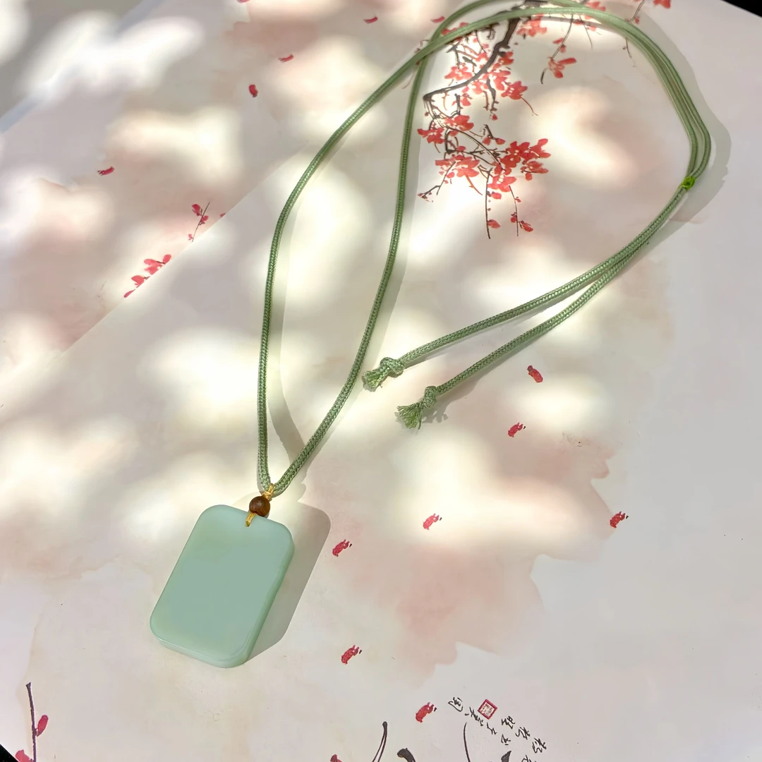 和田玉 无事牌吊坠  多样性发一件   3329