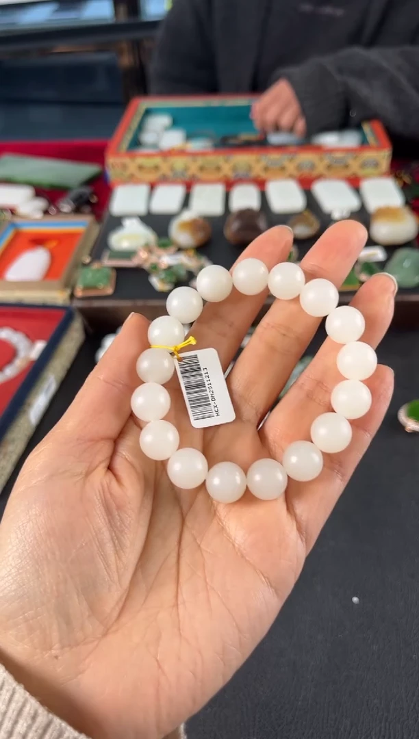 颈饰未镶嵌和田玉清***岗手串