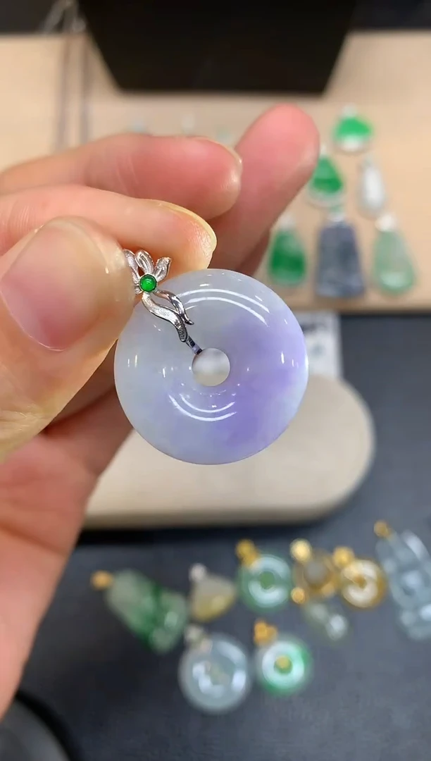 颈饰18K金镶嵌翡翠甜甜圈【无服务费