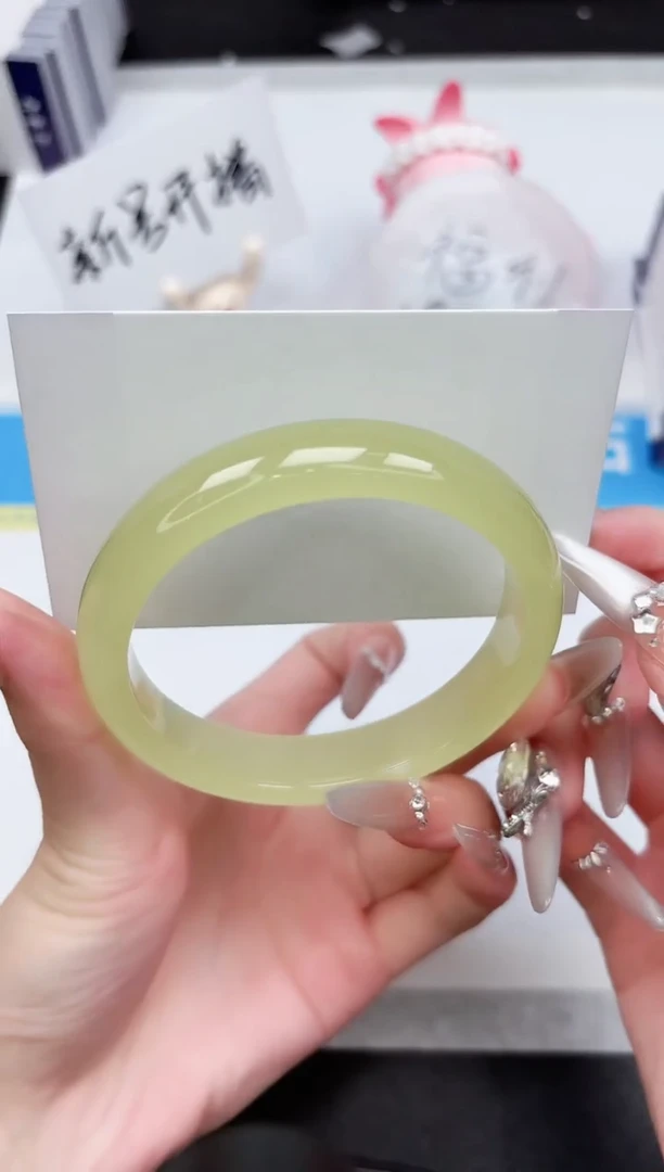 石英质玉手镯未镶嵌364-62