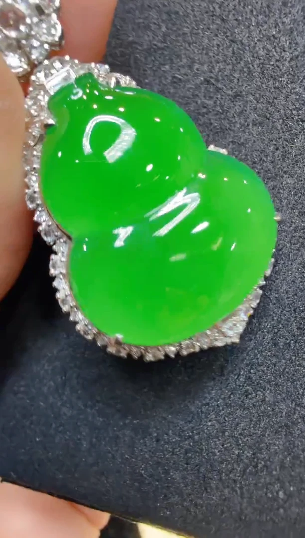 吊坠(不含链)18K金镶嵌翡翠多样性团购发一件