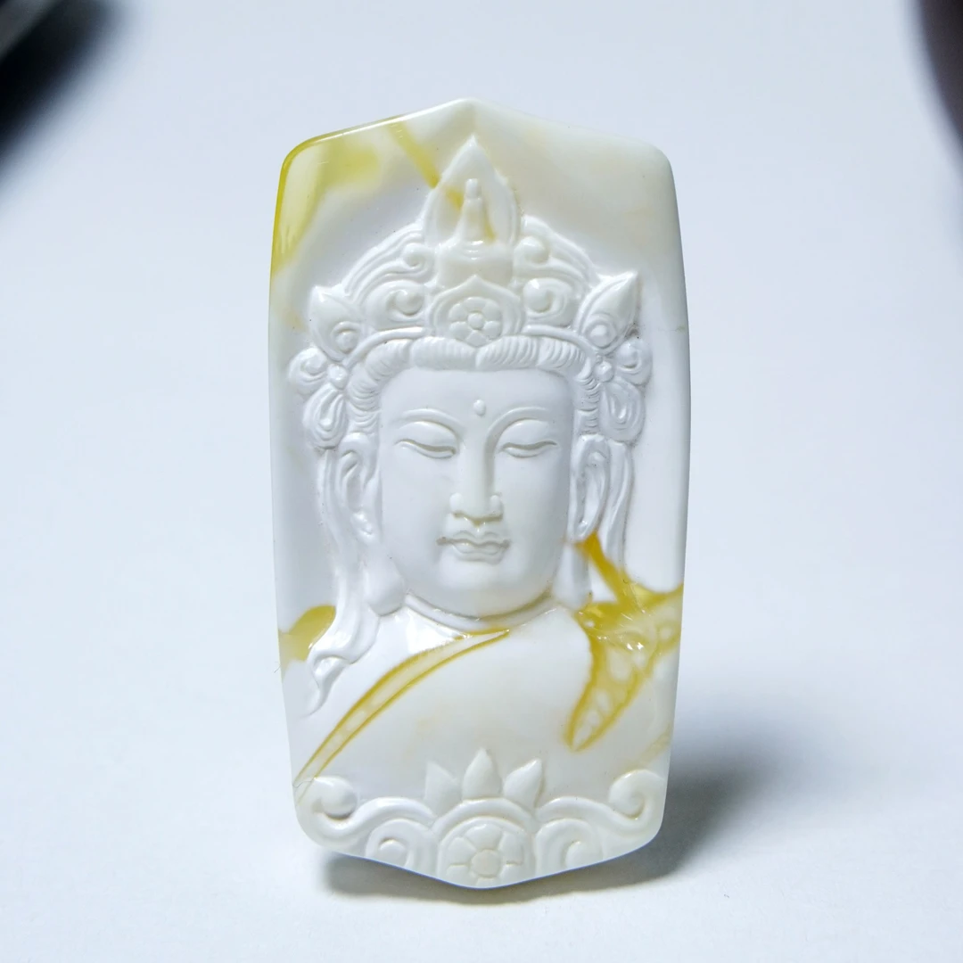 【耀今·观音】（42*23*8mm·3.93g）肖时清大师作品·金瓷白观音蜜蜡/