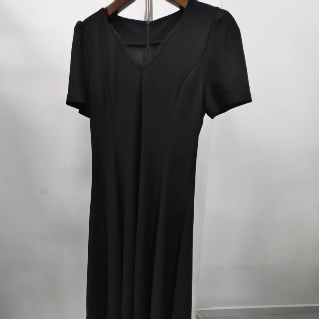 【张小张】休闲百搭设计款V领拼蕾丝连衣裙7155