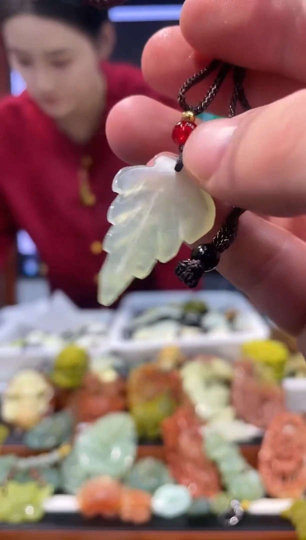 【闪购商品】岫玉吊坠未镶嵌·