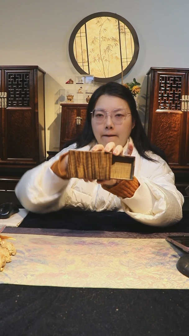 阴沉木水波纹烟盒抽拉盒