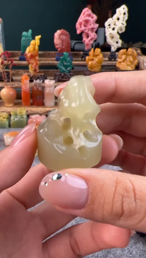 老挝石丹东晶太湖石2.7*3.3*