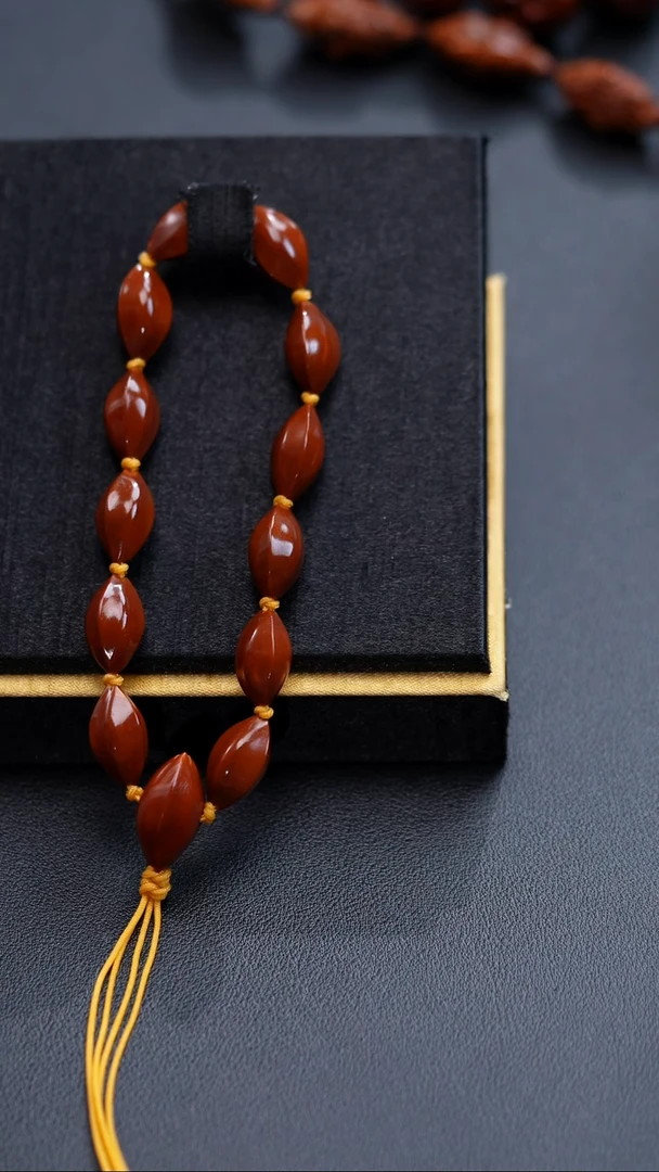 手串橄榄核三花铁核0.9